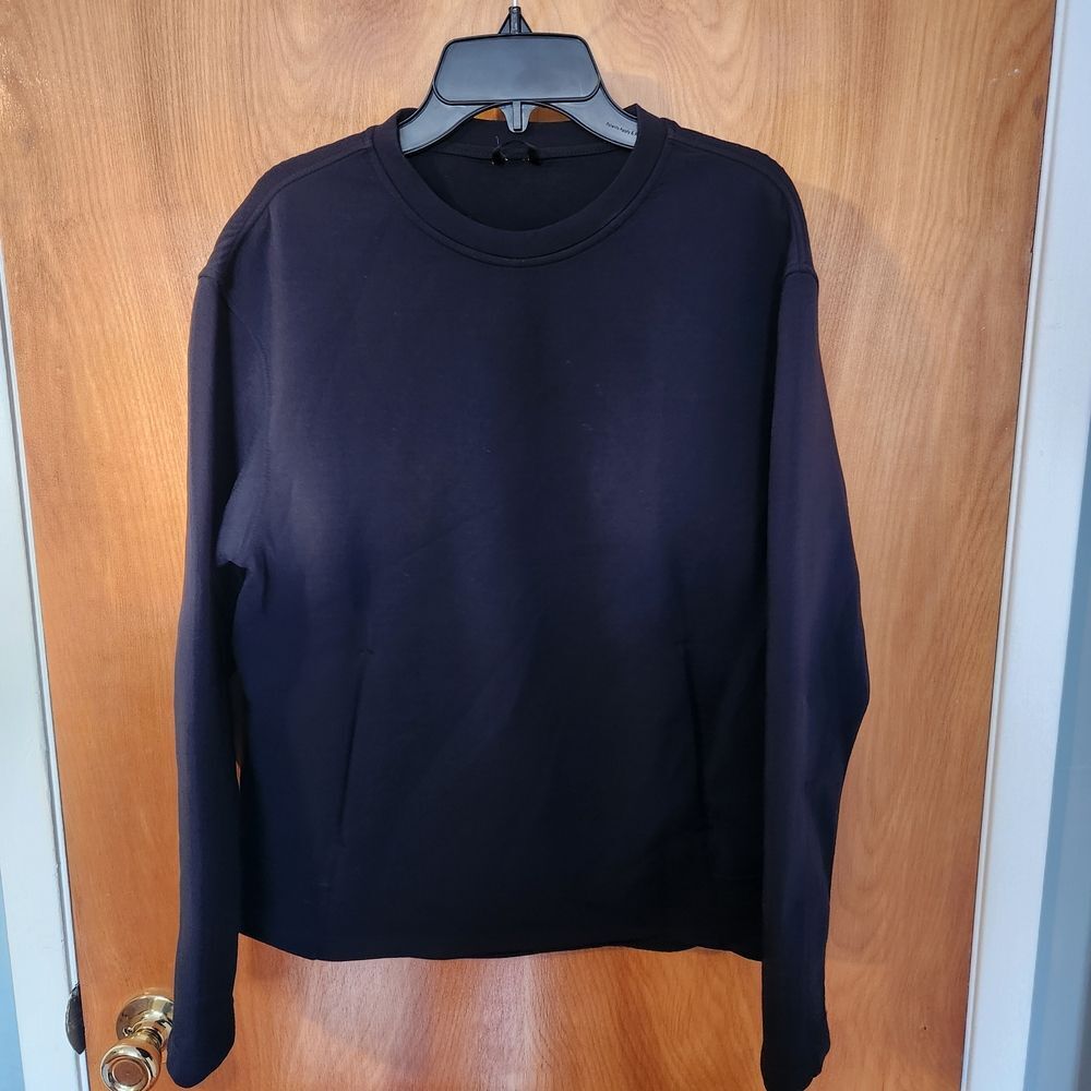 Lululemon Black Crewneck Sweatshirt